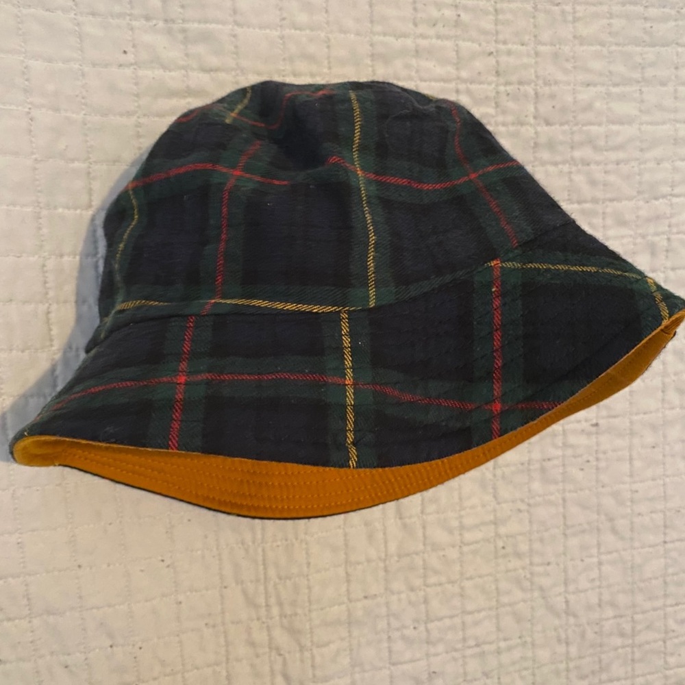 bucket hat